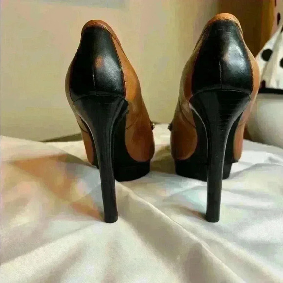 Michael Kors 2-tone platform heels - Picture 4 of 7